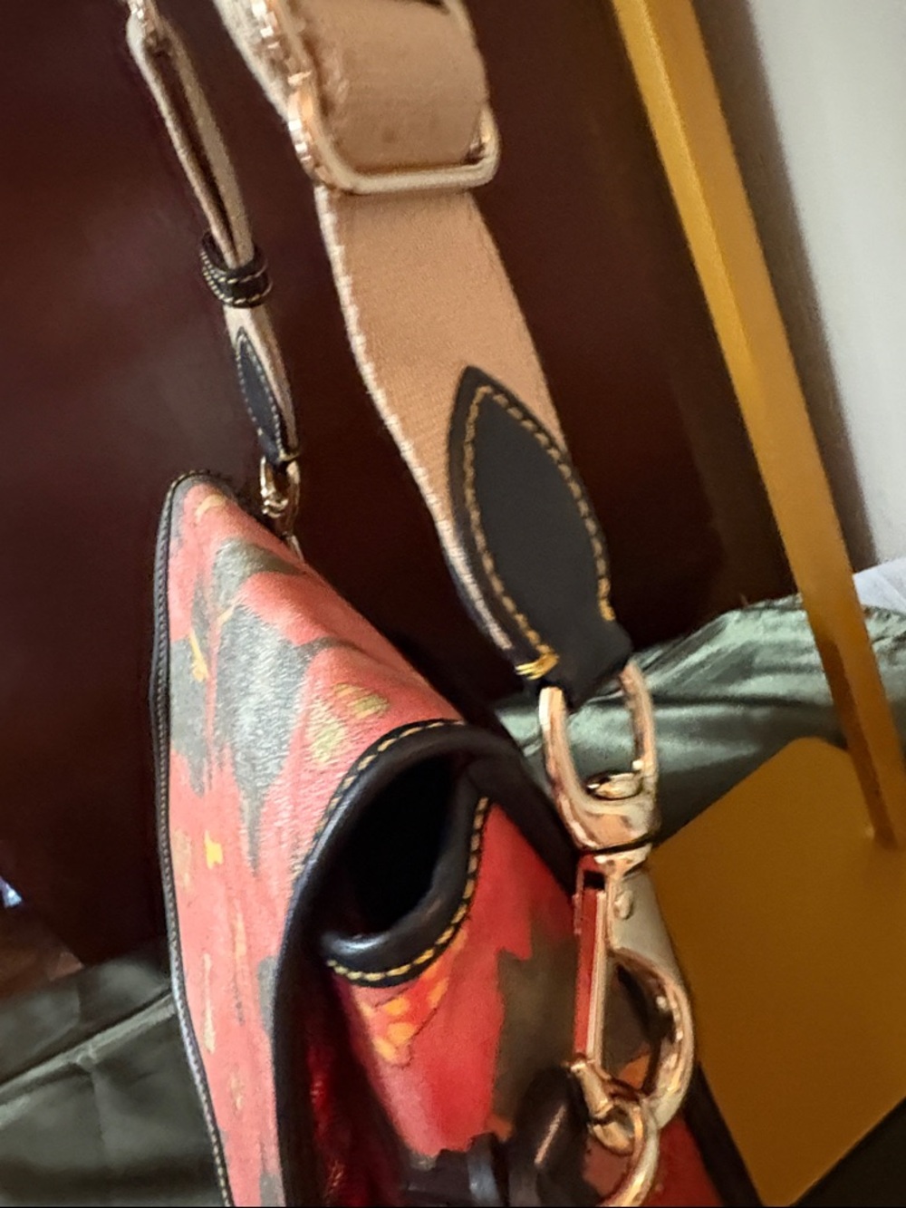 Dooney and Bourke Black Scottie Dog Print crossbody flap bag Rare collectible! - Picture 4 of 13